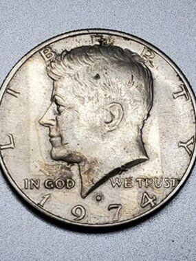 1974 Kennedy Half Dollar: Collectible US 50 Cent Coin - Denver Mint